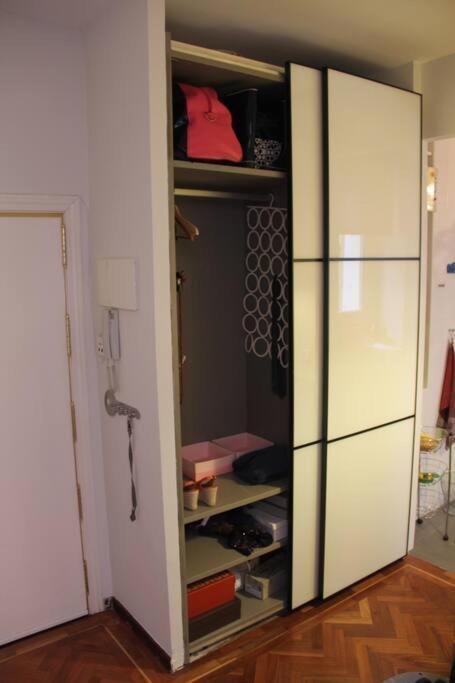 Apartamento Exclusivo Y Acogedor Con Balcon En Chueca, Con Aire Acondicionado Y Calefaccion *