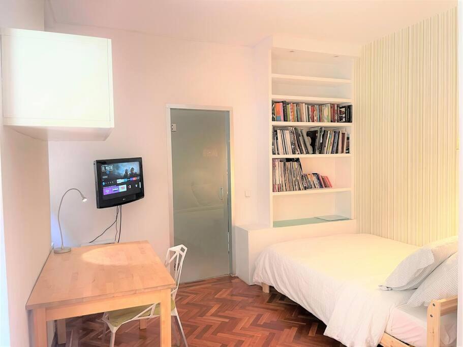 Exclusivo Y Acogedor Con Balcon En Chueca, Con Aire Acondicionado Y Calefaccion Apartamento *