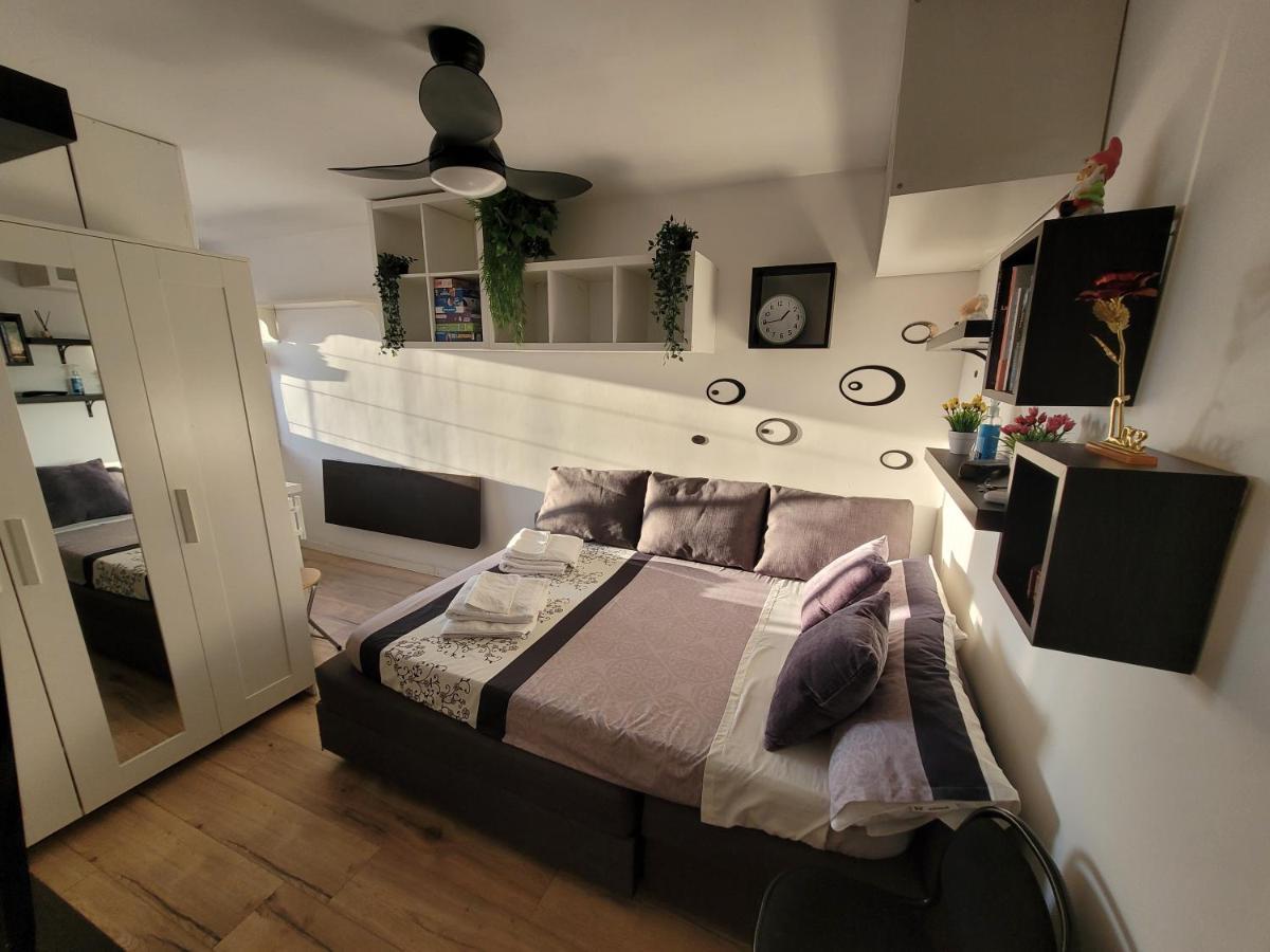 Bed & Breakfast Entero En Madrid, Con Acceso Privado