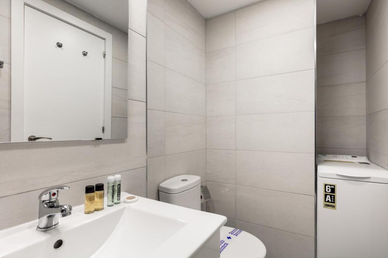 1 Bedroom 1 Bathroom Furnished - Recoletos - Modern Functional - Mintystay Apartment Madrid