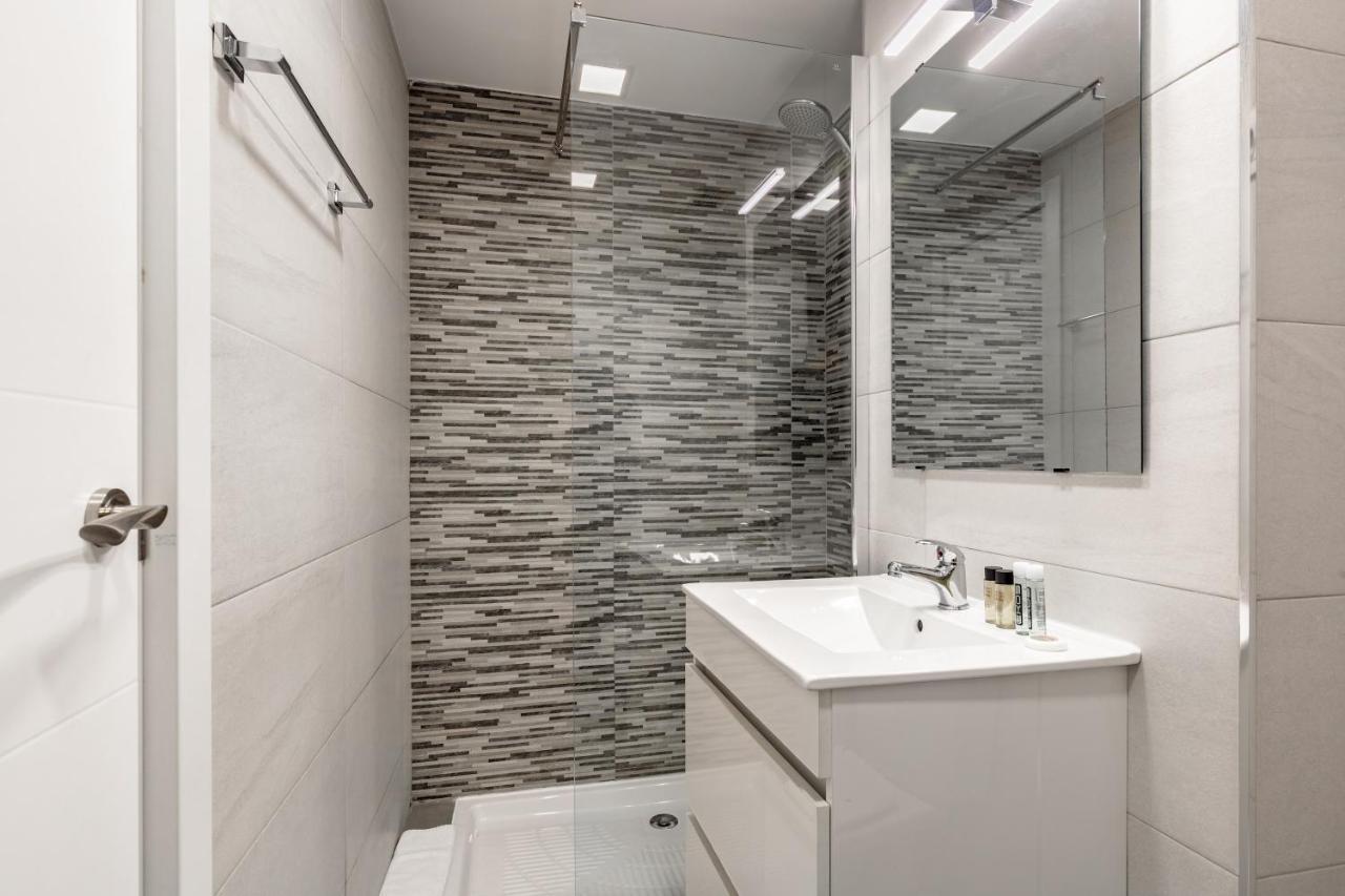 Apartment 1 Bedroom 1 Bathroom Furnished - Recoletos - Modern Functional - Mintystay