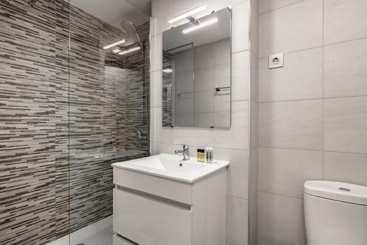 1 Bedroom 1 Bathroom Furnished - Recoletos - Modern Functional - Mintystay Apartment *