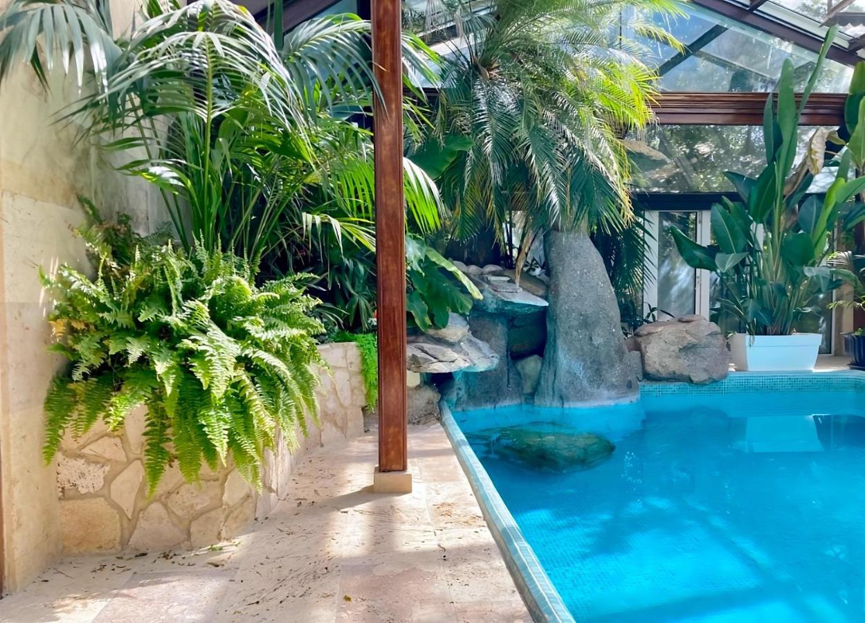 Villa 5-suite Luxury In With Indoor Pool And Oasis *