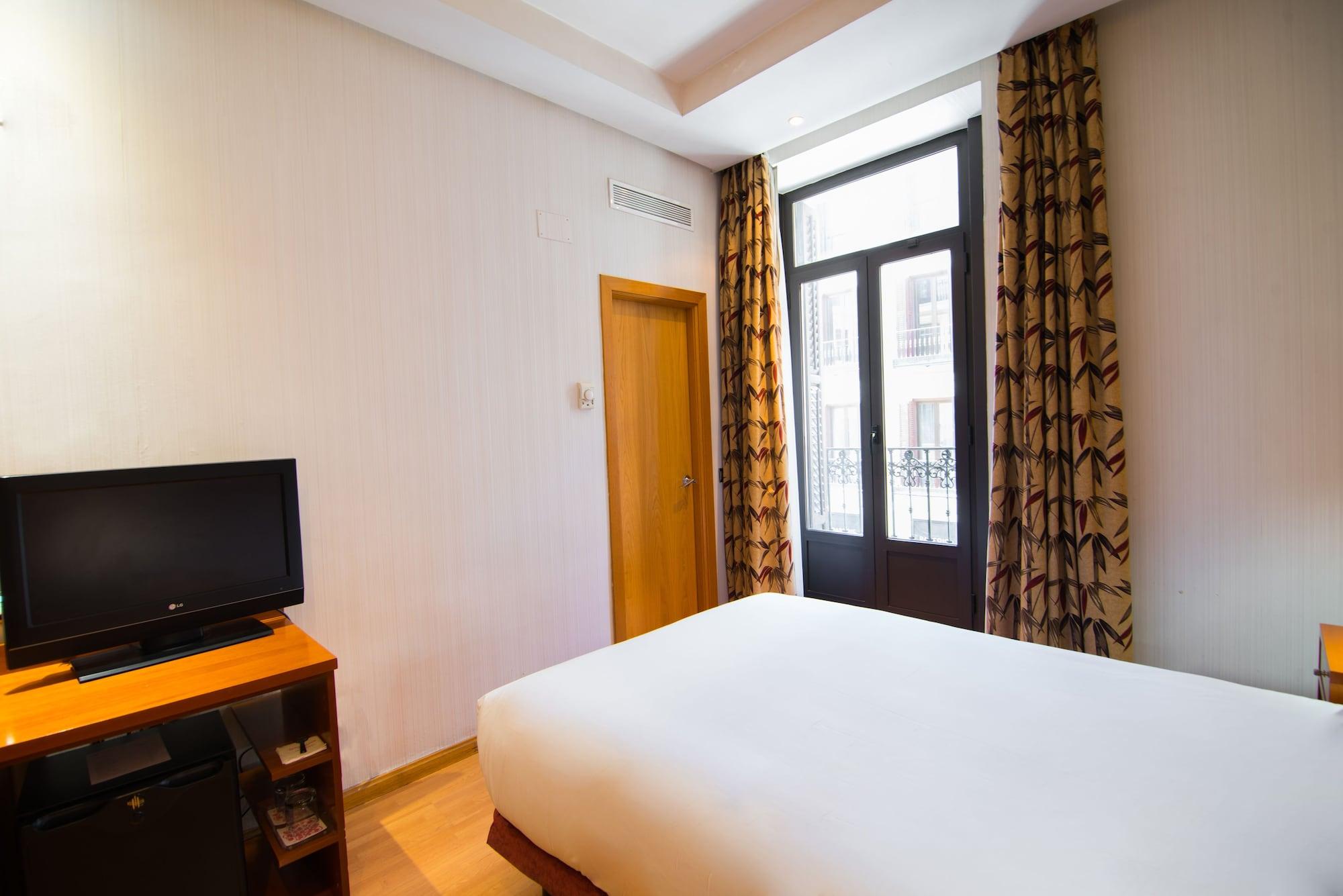Petit Palace Preciados Hotel 3*
