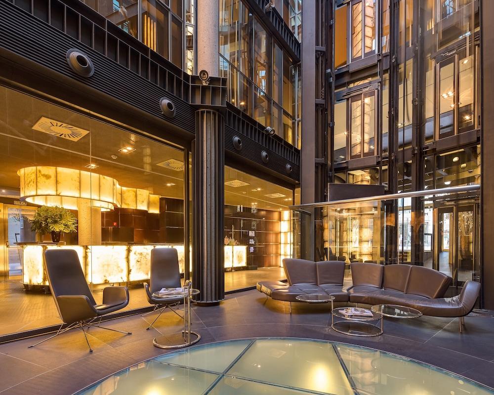 Urban, A Small Luxury Of The World 5*
