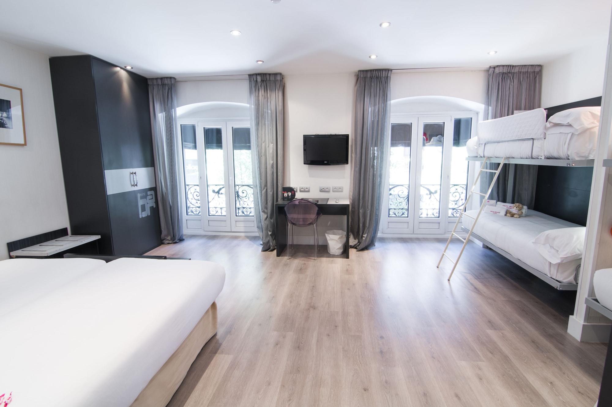 Petit Palace Arenal Hotel 3*