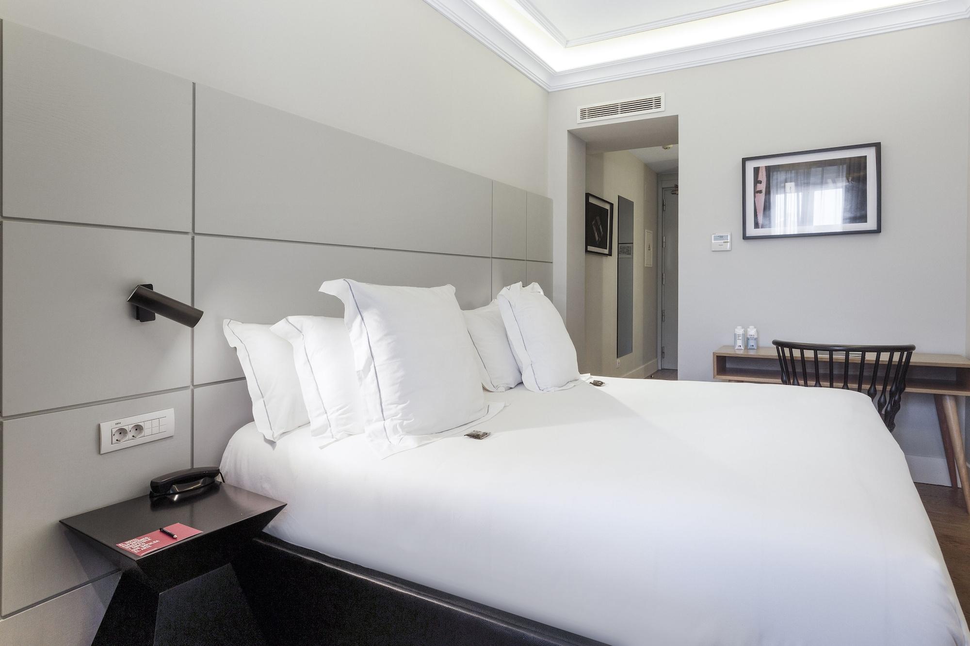One Shot Recoletos 04 Hotel