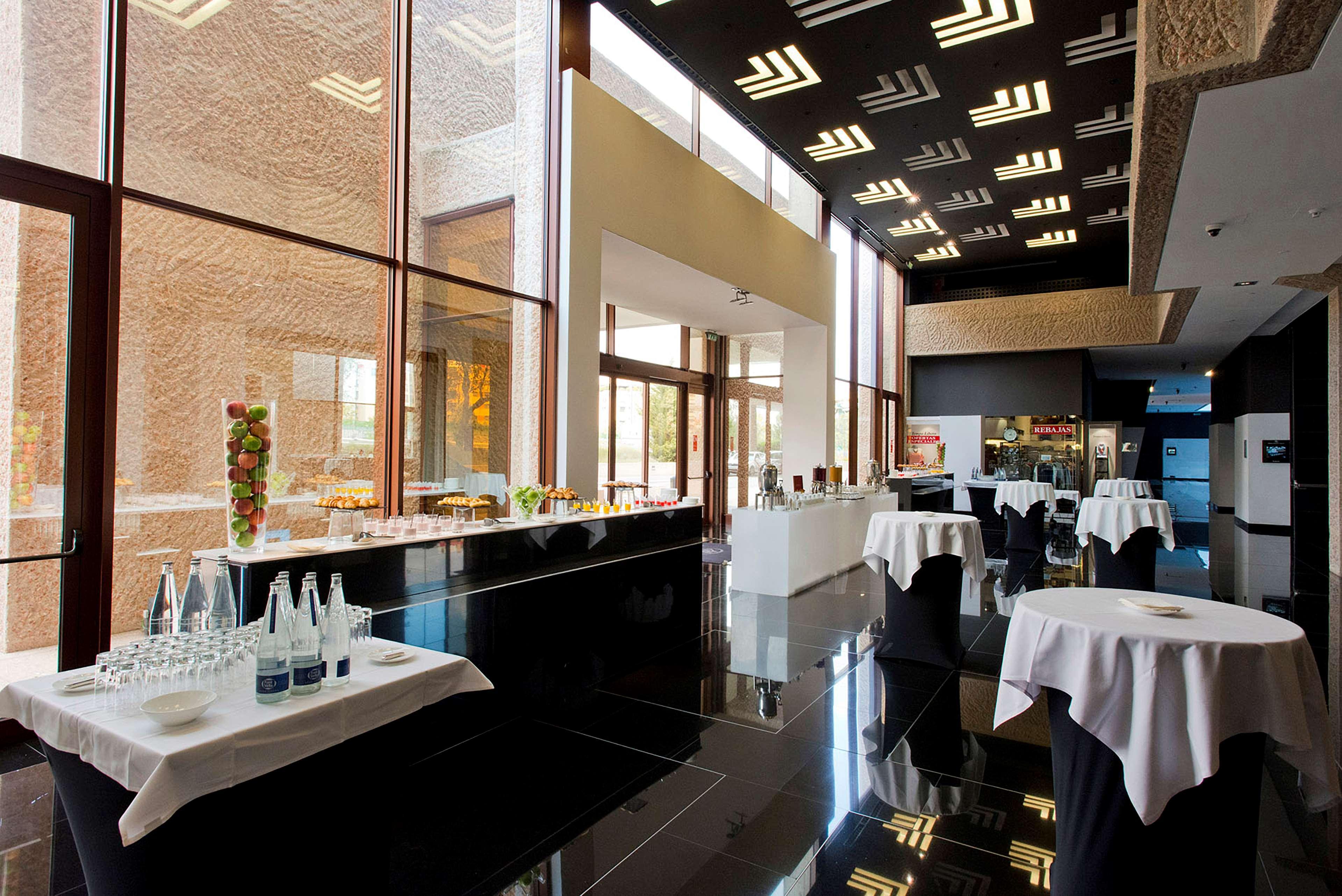 Hilton Airport Hotel 4*