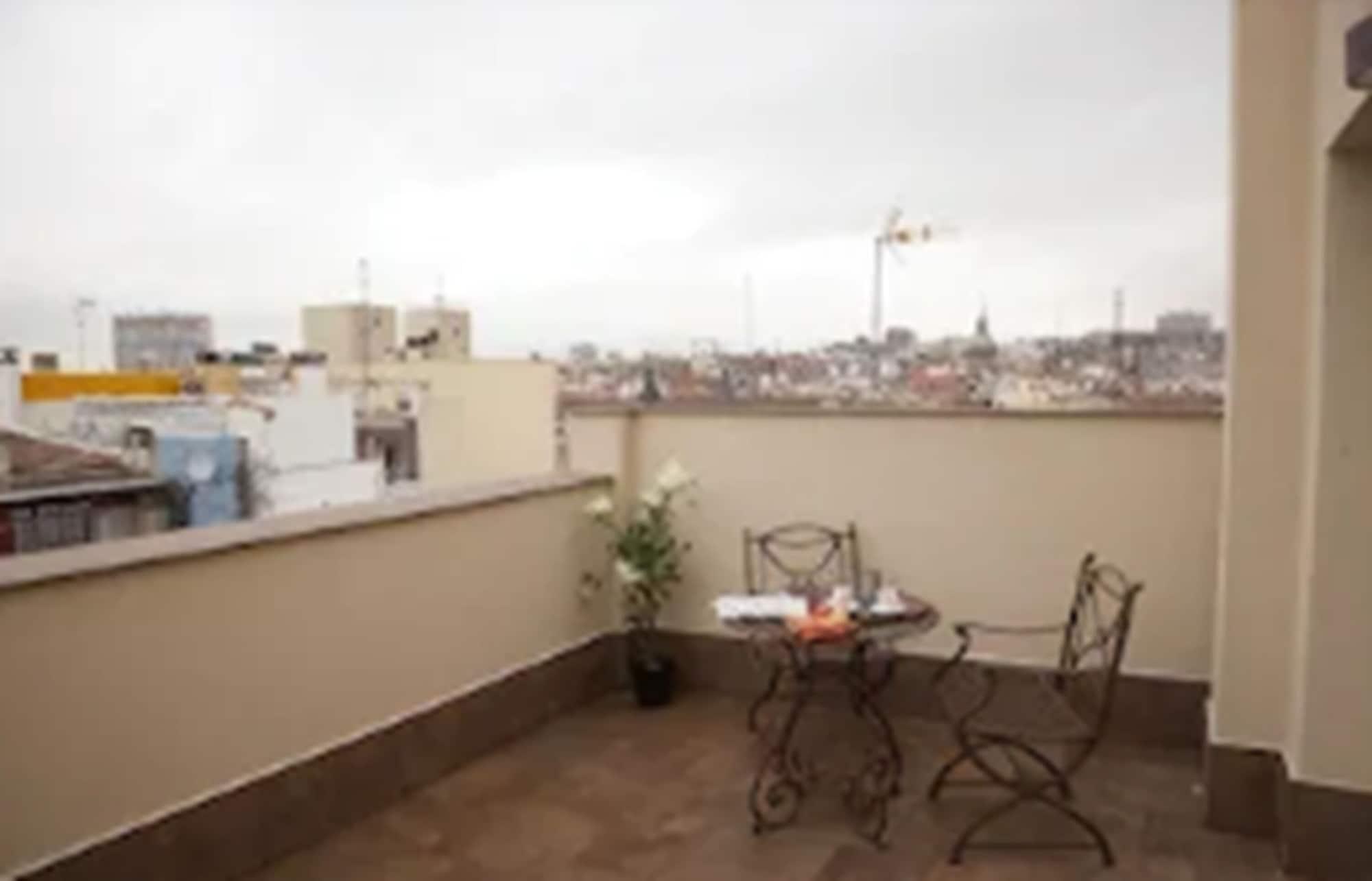 Sterling Hotel 3*