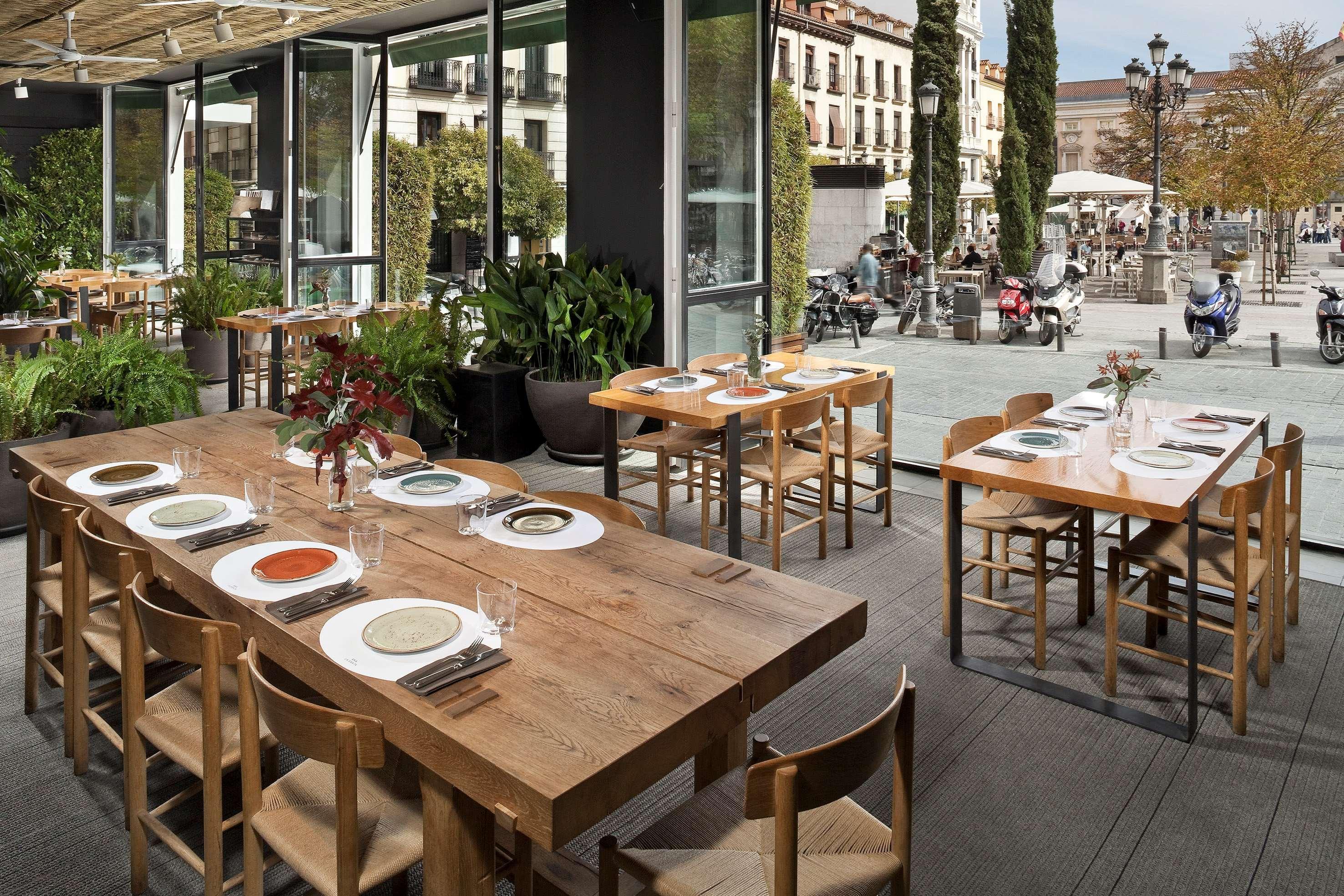Me Reina Victoria By Melia 4* Madrid