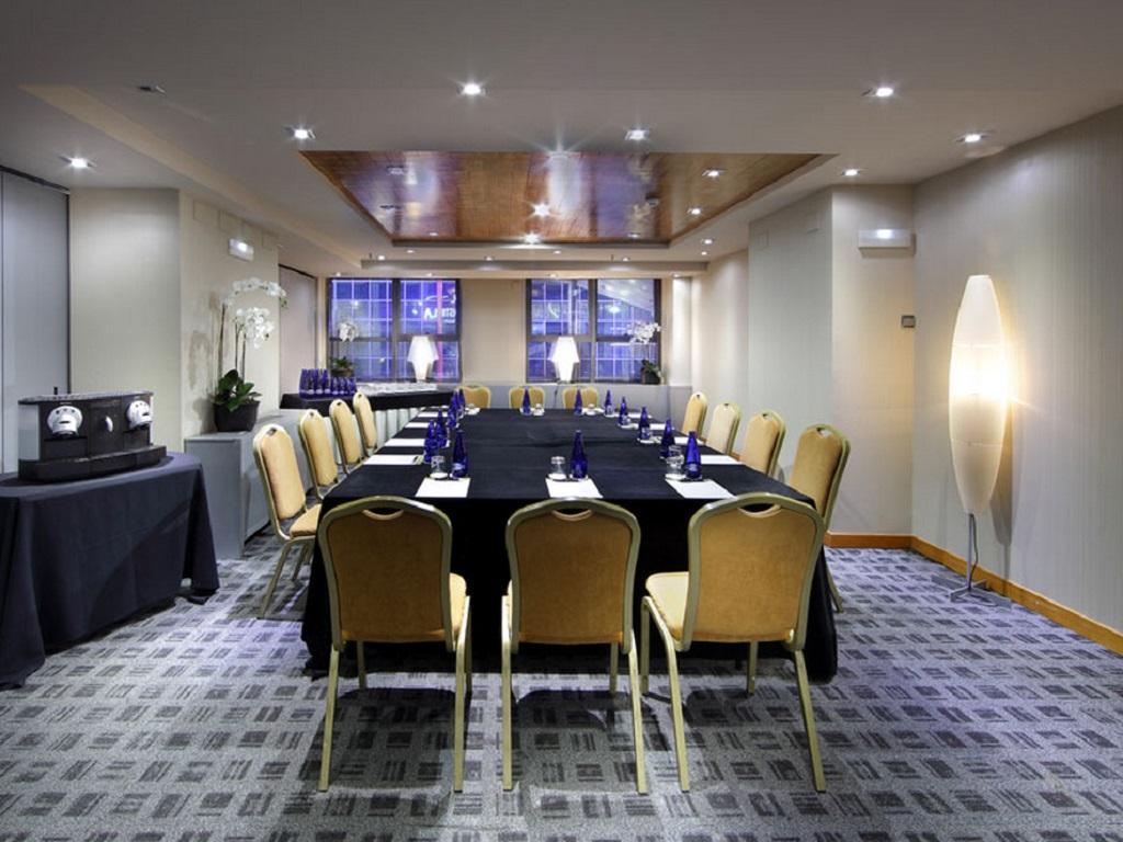 Hotel Exe Plaza 4*