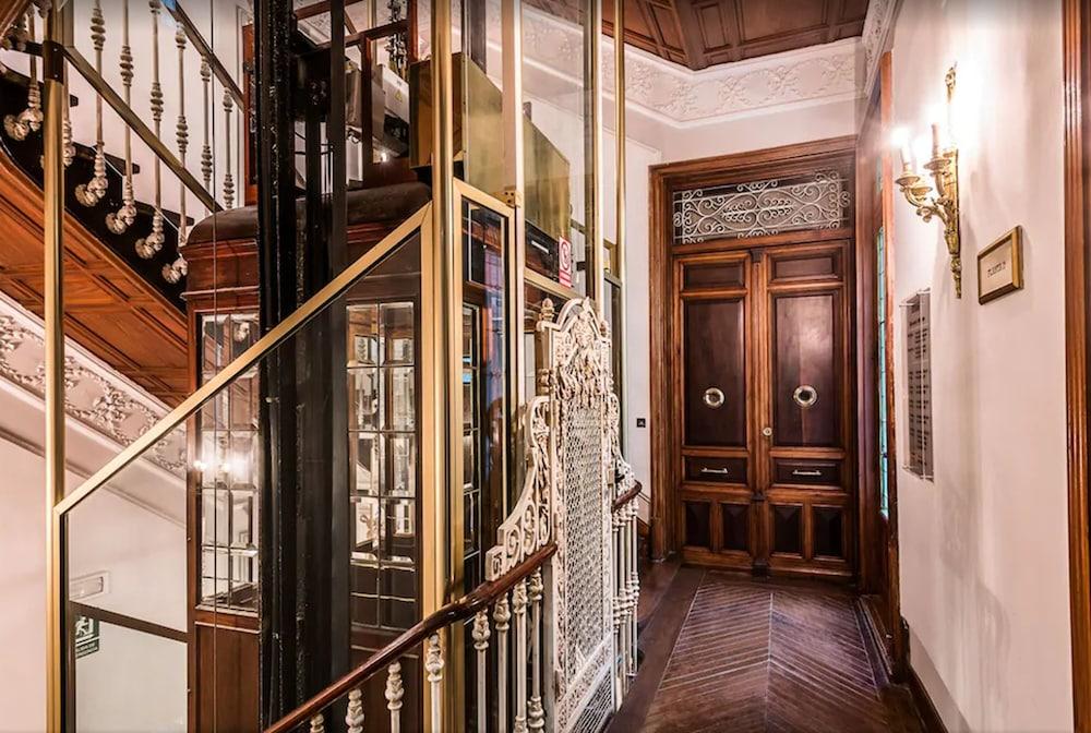 Intur Palacio San Martin 4*