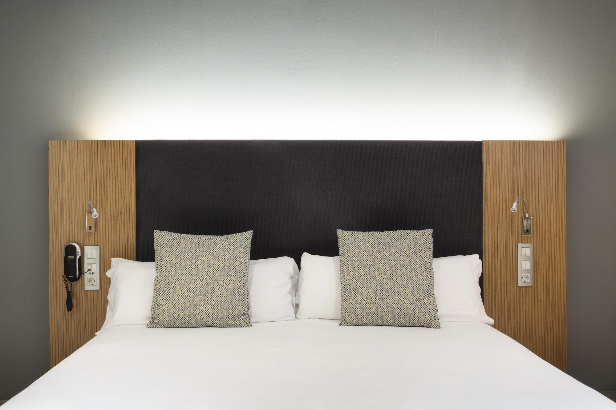 Hotel Petit Palace Tres Cruces Madrid