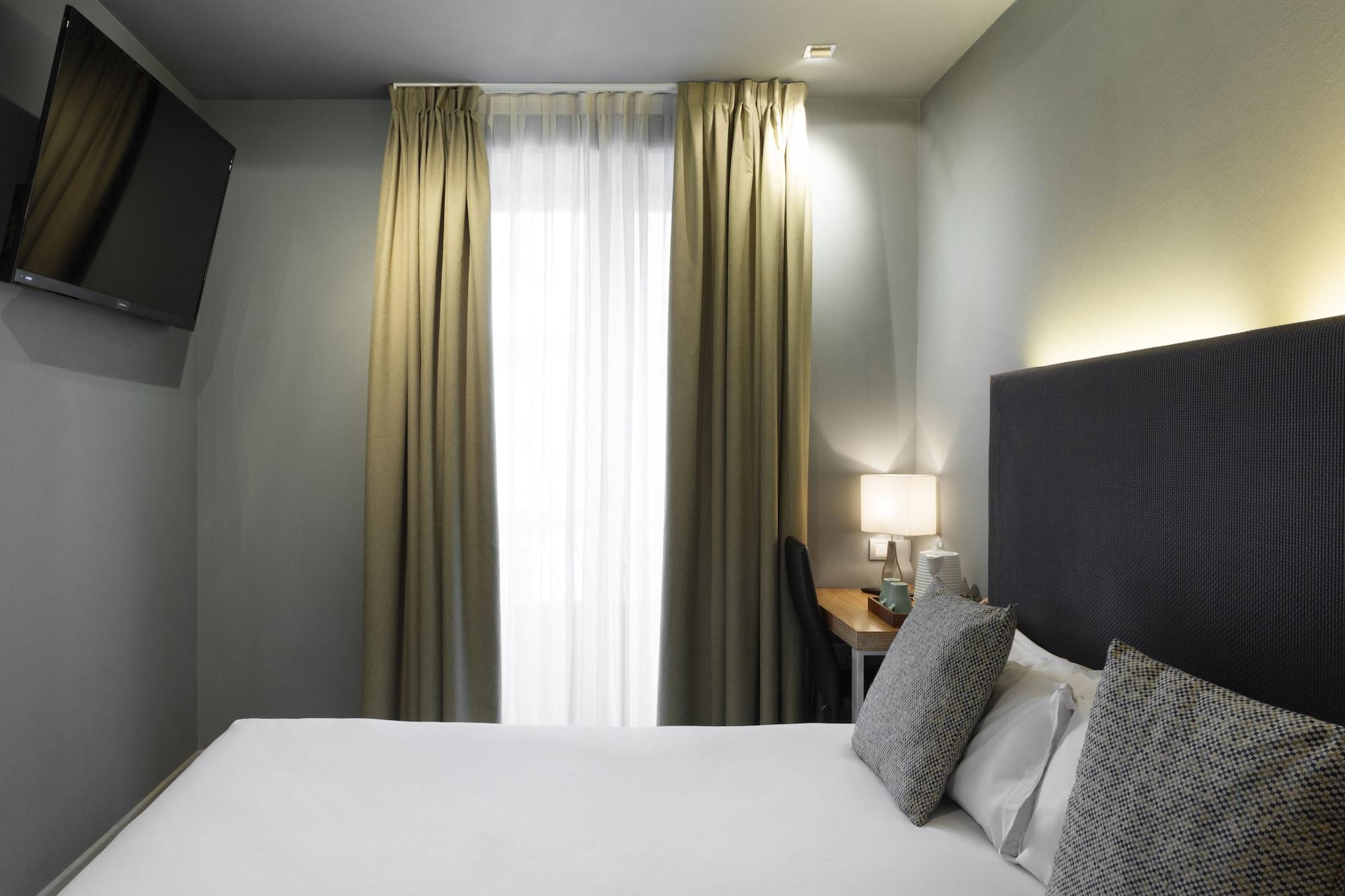Petit Palace Tres Cruces 3* Madrid