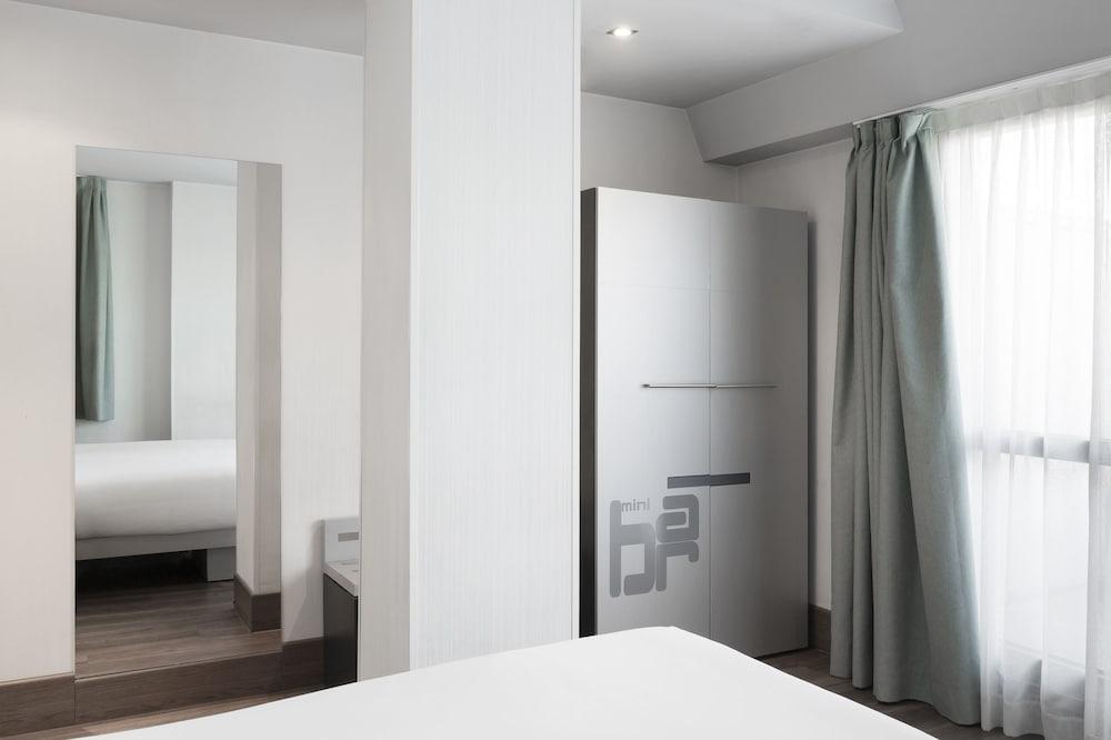 Petit Palace Plaza Mayor Hotel 4*