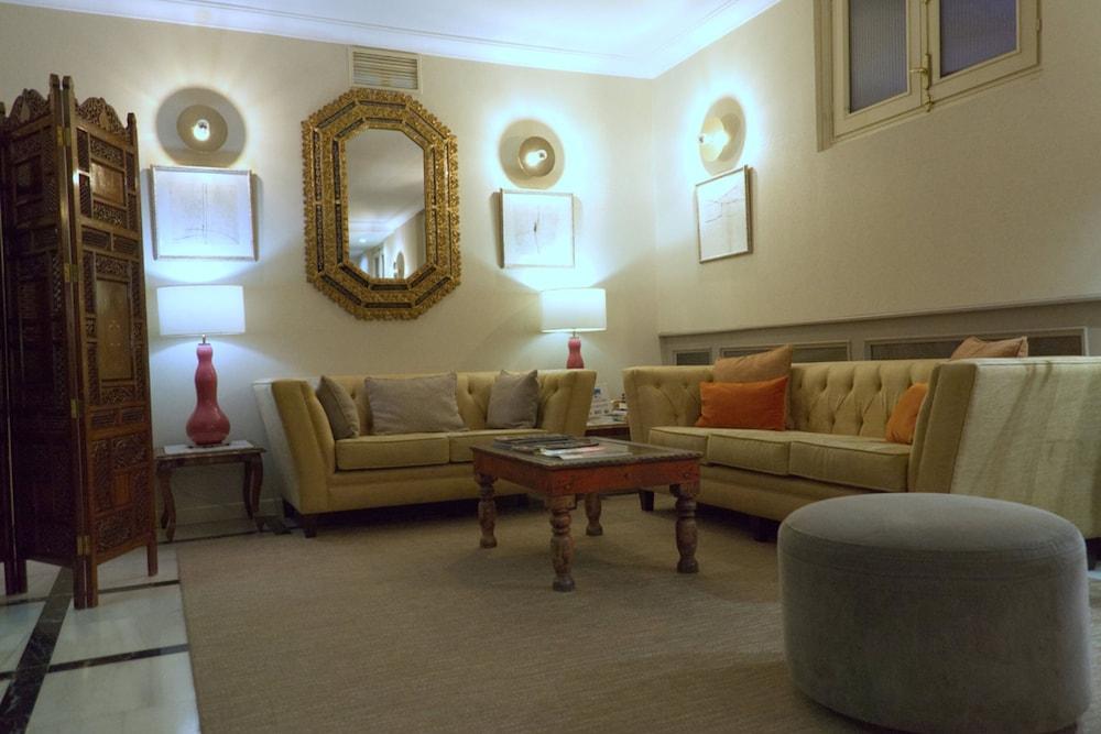 Condes Hotel 3*