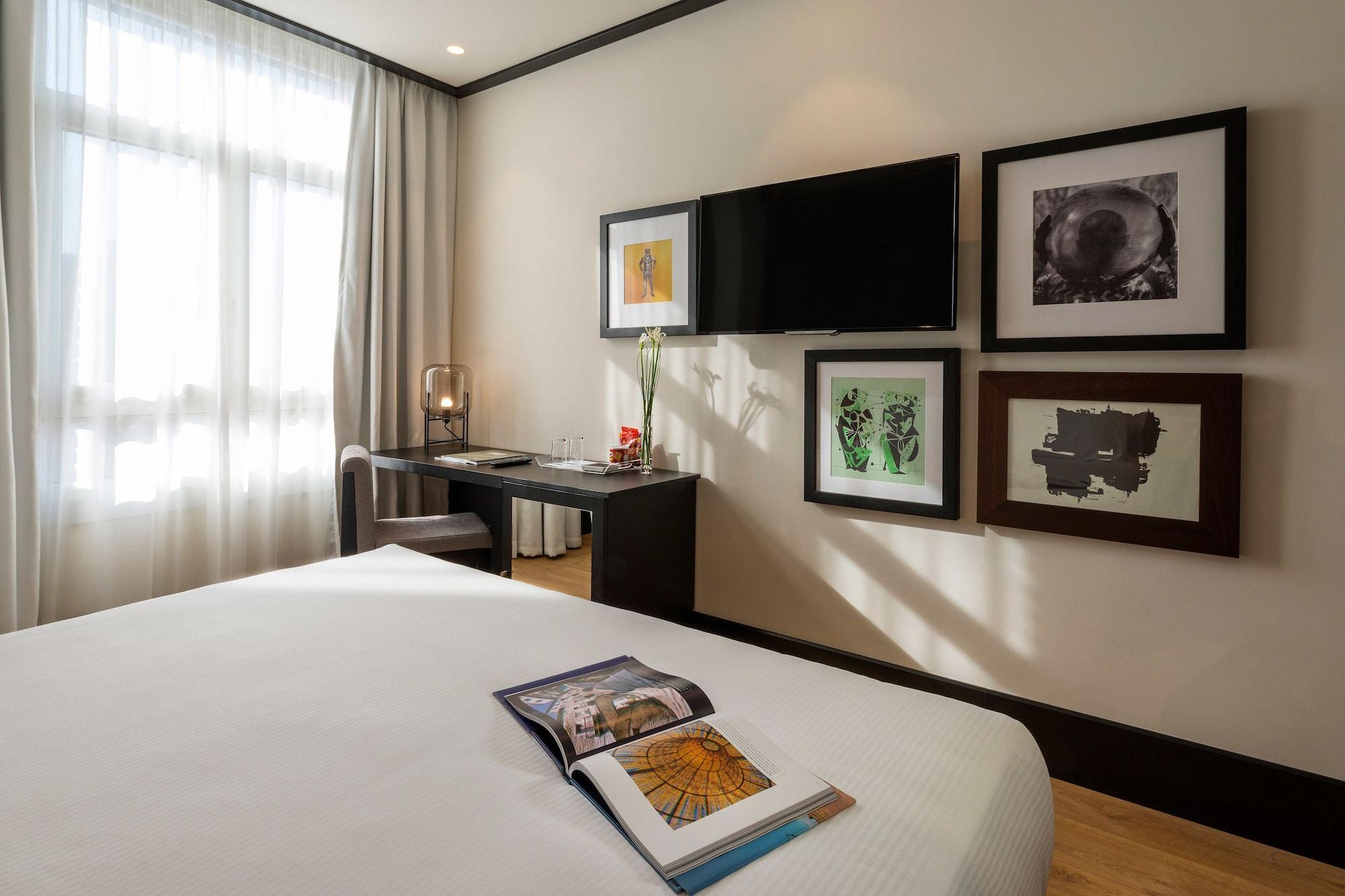 H10 Puerta De Alcalá Hotel