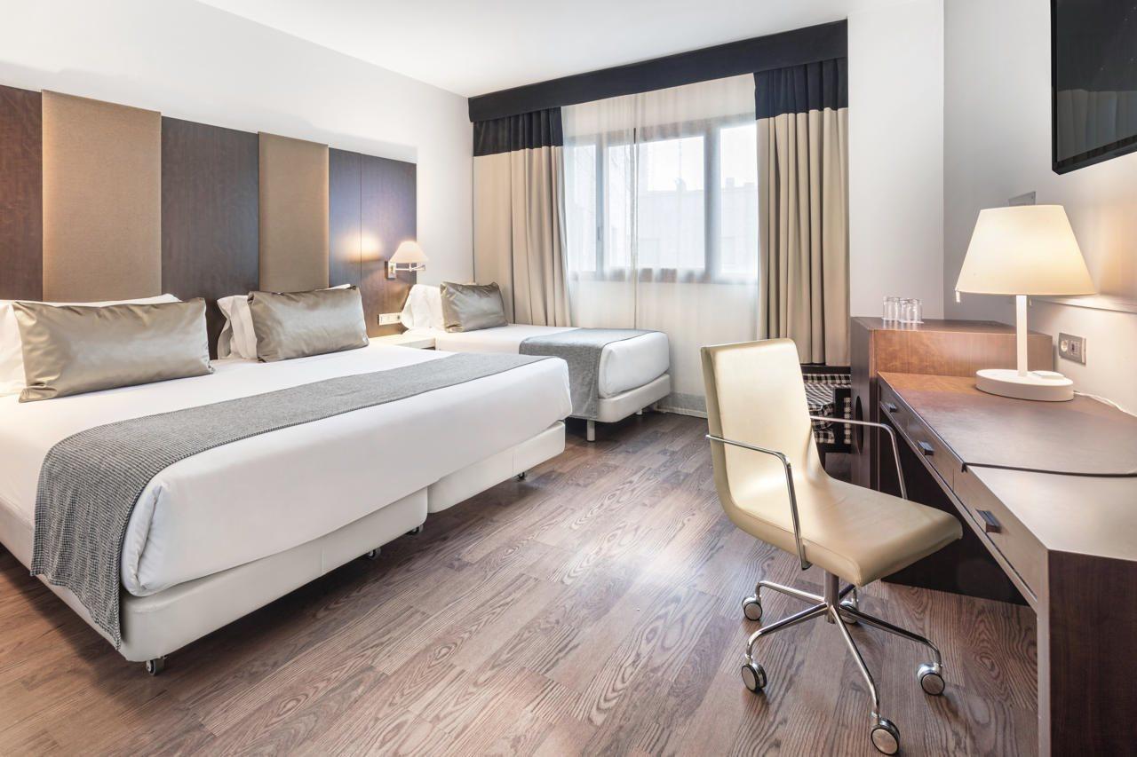 Hotel Nh Sur 4*