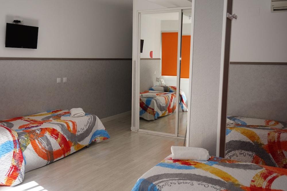 Far Gran Via Hostel *
