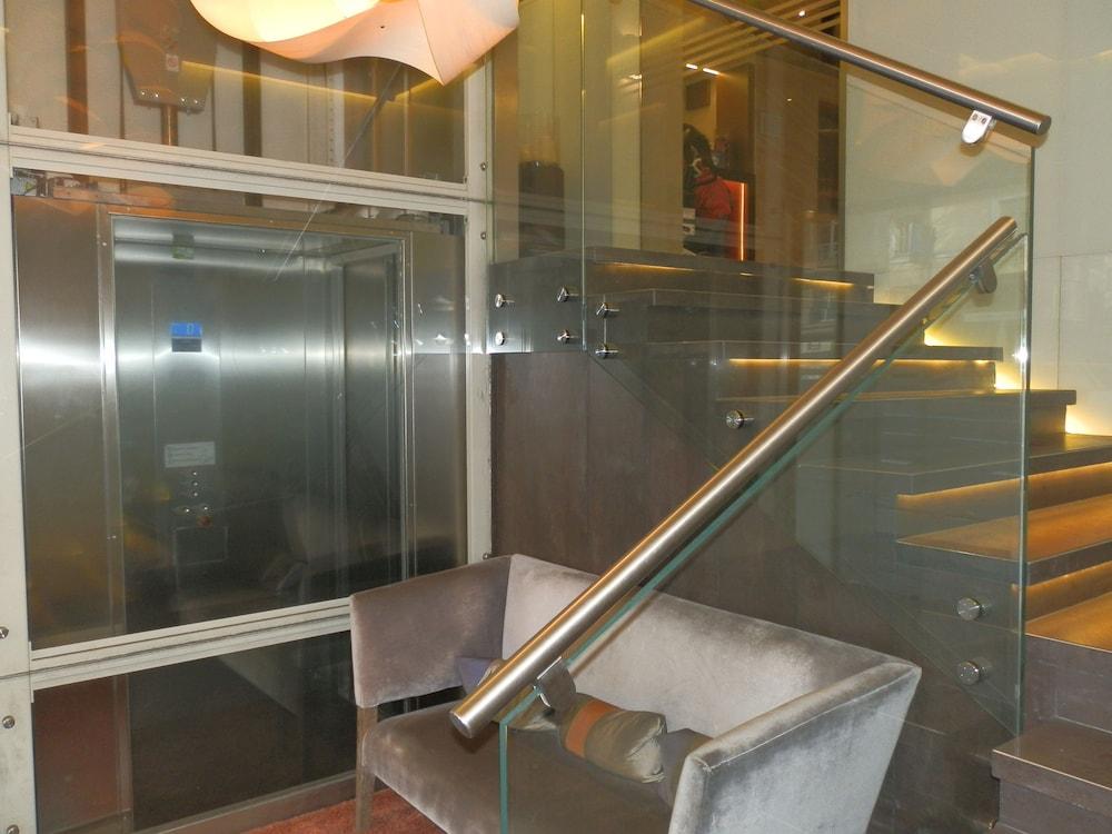 Aparto-hotel Rosales 3*
