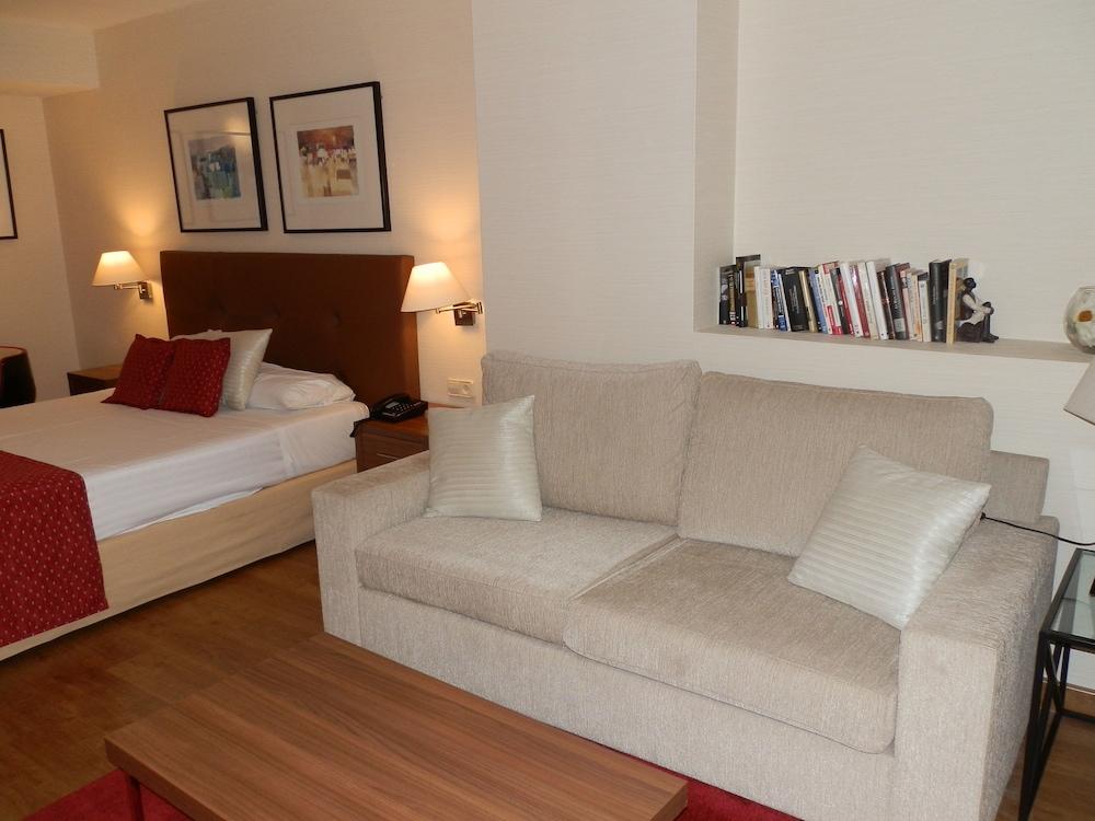 Aparto-hotel Rosales 3*