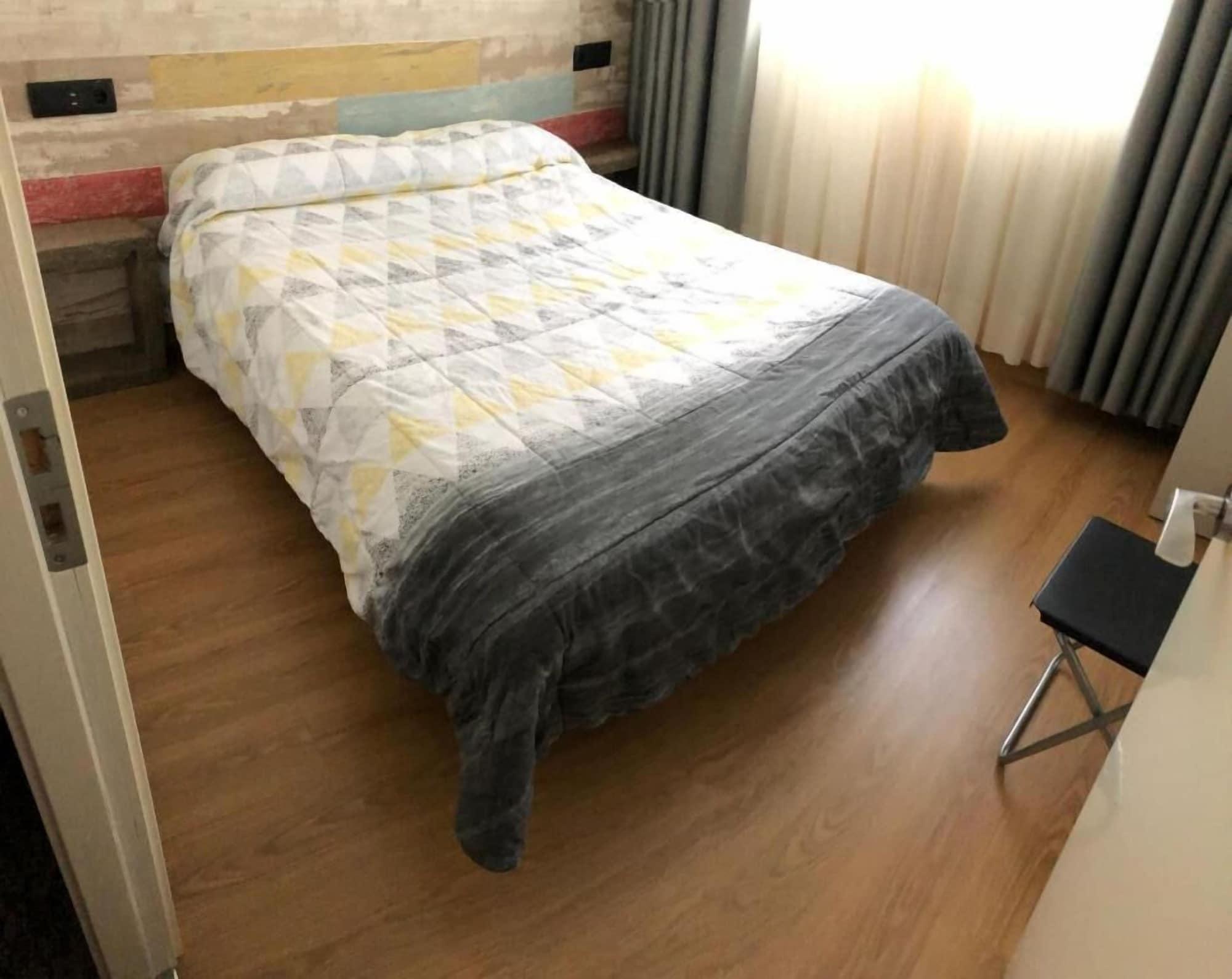 Hostal Far Bernabeu Madrid