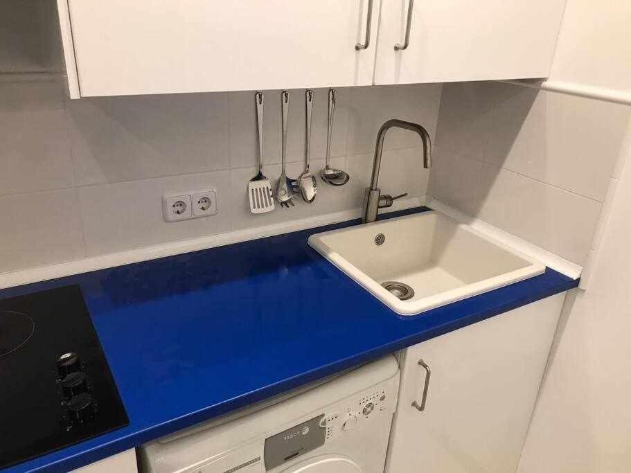 Apartamento Un Genial Estudio En El Barrio Cortes Madrid