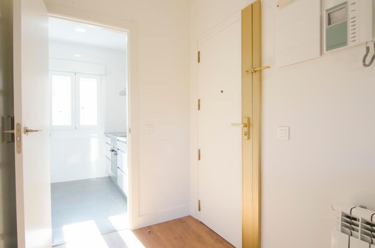 2 Bedrooms 2 Bathrooms Furnished - Bernabeu - Business Area With Terrace - Minty