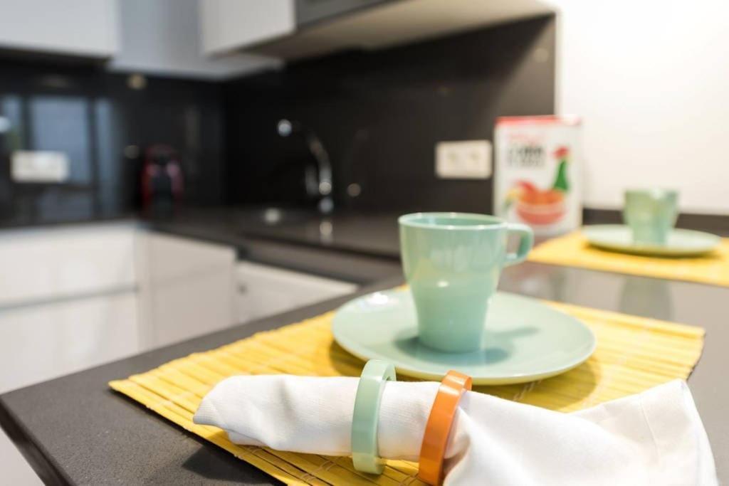 Apartamento Chamberi Con Jardin A By Regalatemadrid *