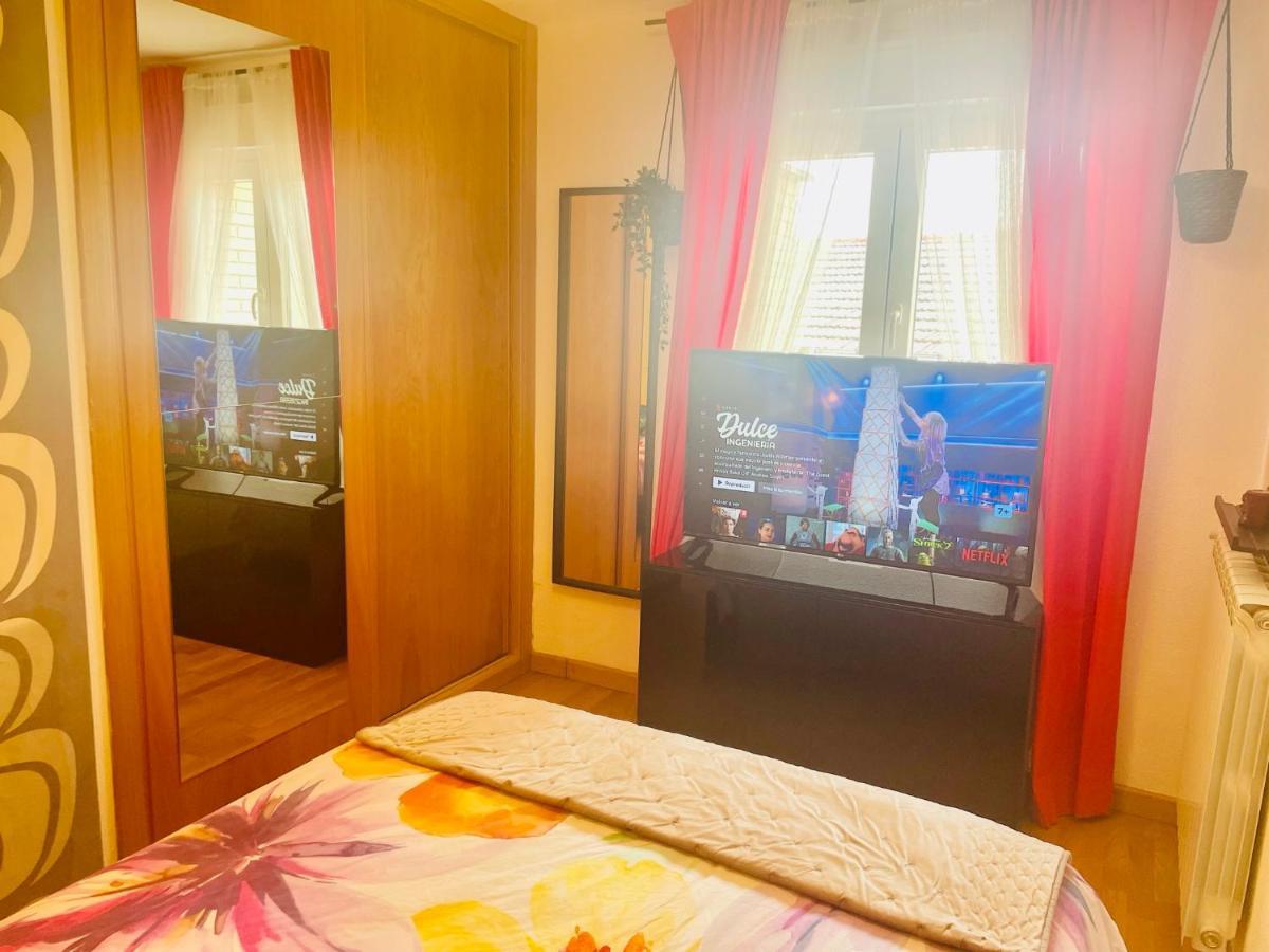 Atico & Terraza A 6 Minutos En Metro De Atocha Estacion Apartamento *