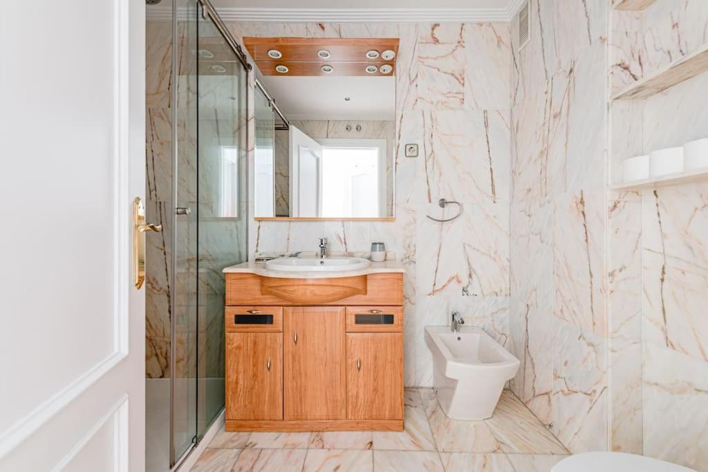 Beautiful Flat With Pool In The Center-s-marc Madrid