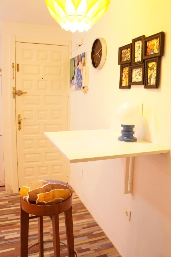 Cozy & Modern In Embajadores Area - Center Apartamento