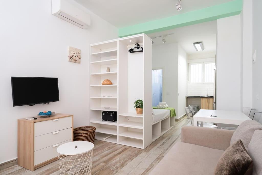 Apartment Flat At Street Level - Rio Tri-pedrero Madrid
