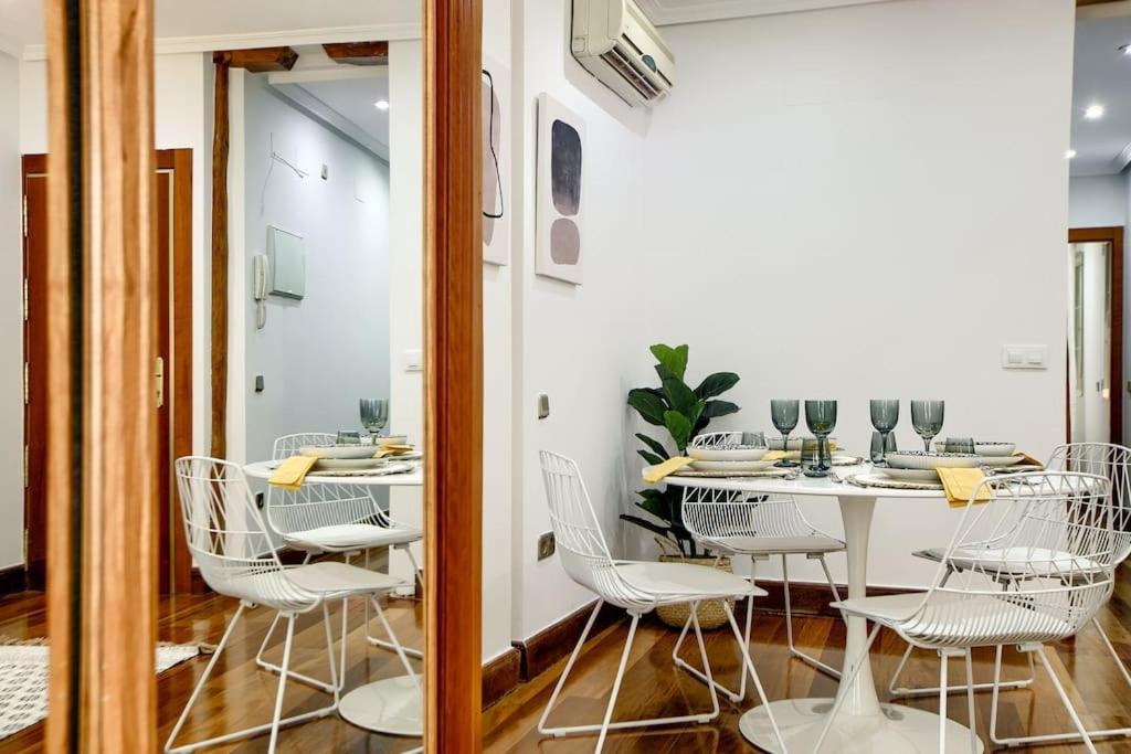 Cozy Flat In The Center Of Madrid-comend-3-de Apartamento *