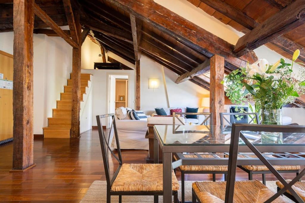 Apartment Calm And Bright Apartment, Center La Latina D.alb *