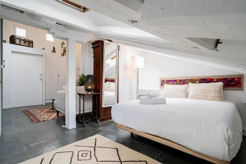 Beautiful Attic-malasana-gran Via-fuen42