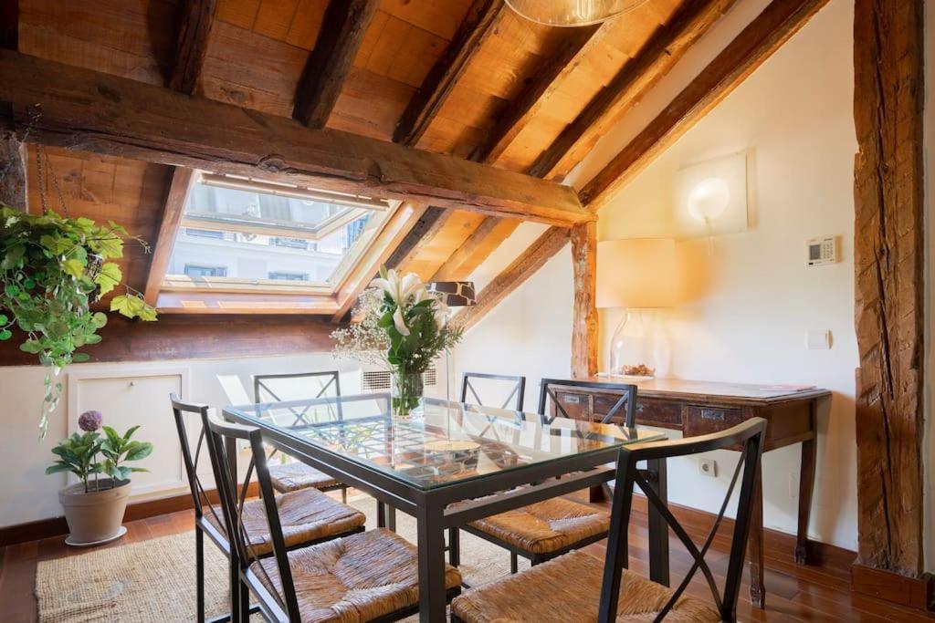 Apartment Calm And Bright Apartment, Center La Latina D.alb
