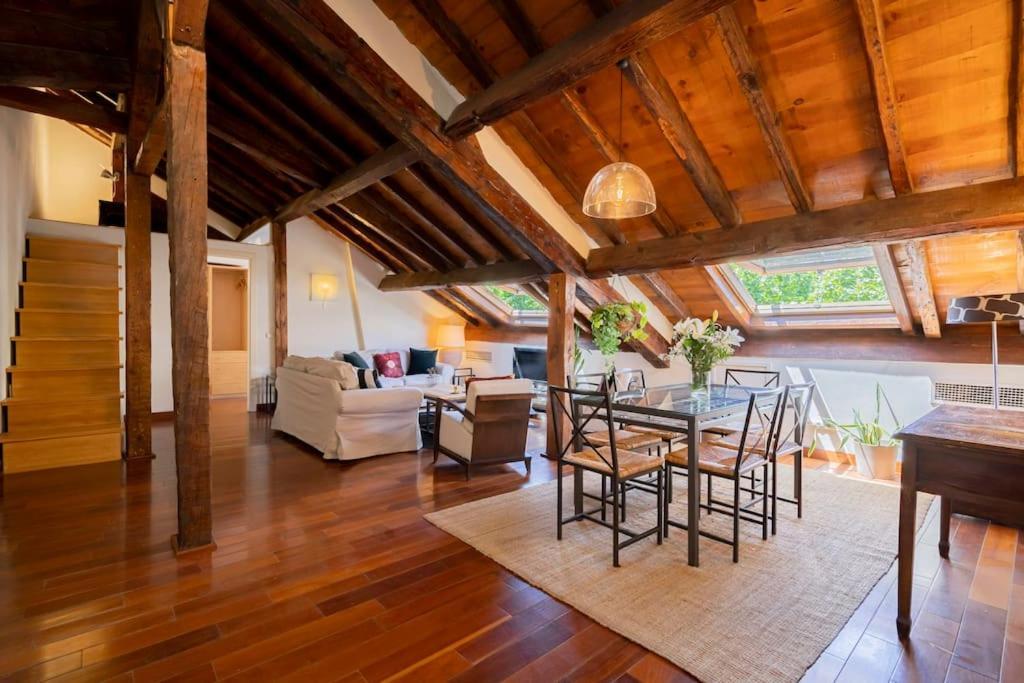 Calm And Bright Apartment, Center La Latina D.alb
