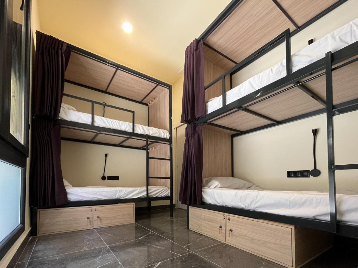 Multi Lavapies Hostal *