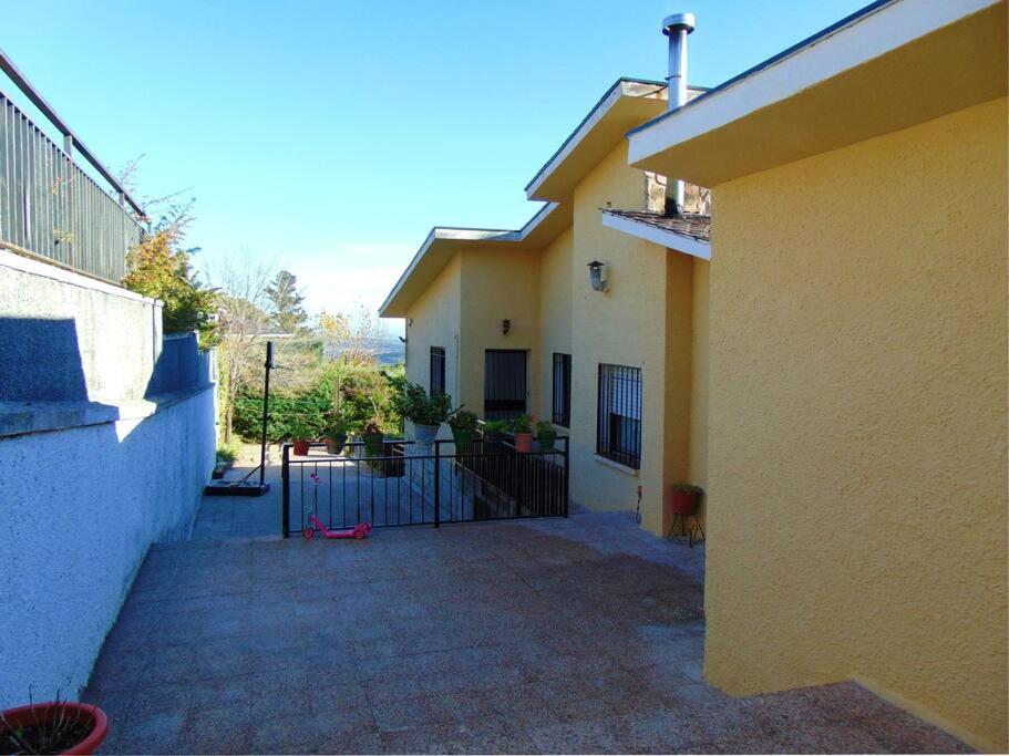 Casa En La Sierra De Grupos Grandes Сasa de vacaciones *