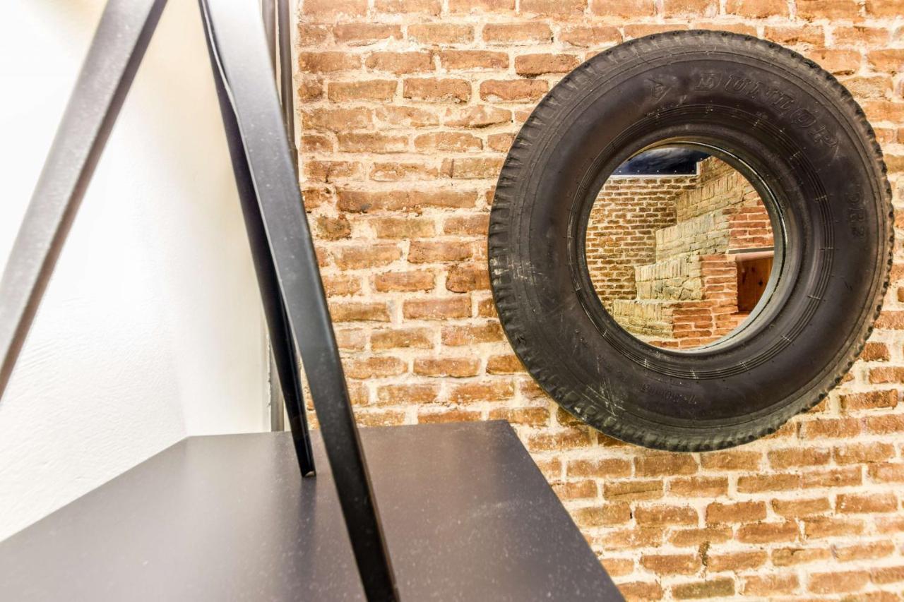 Apartamento De Diseno Industrial En El Centro Madrid
