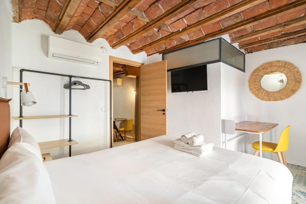 Flat In Lavapies At Street Level S23b Madrid