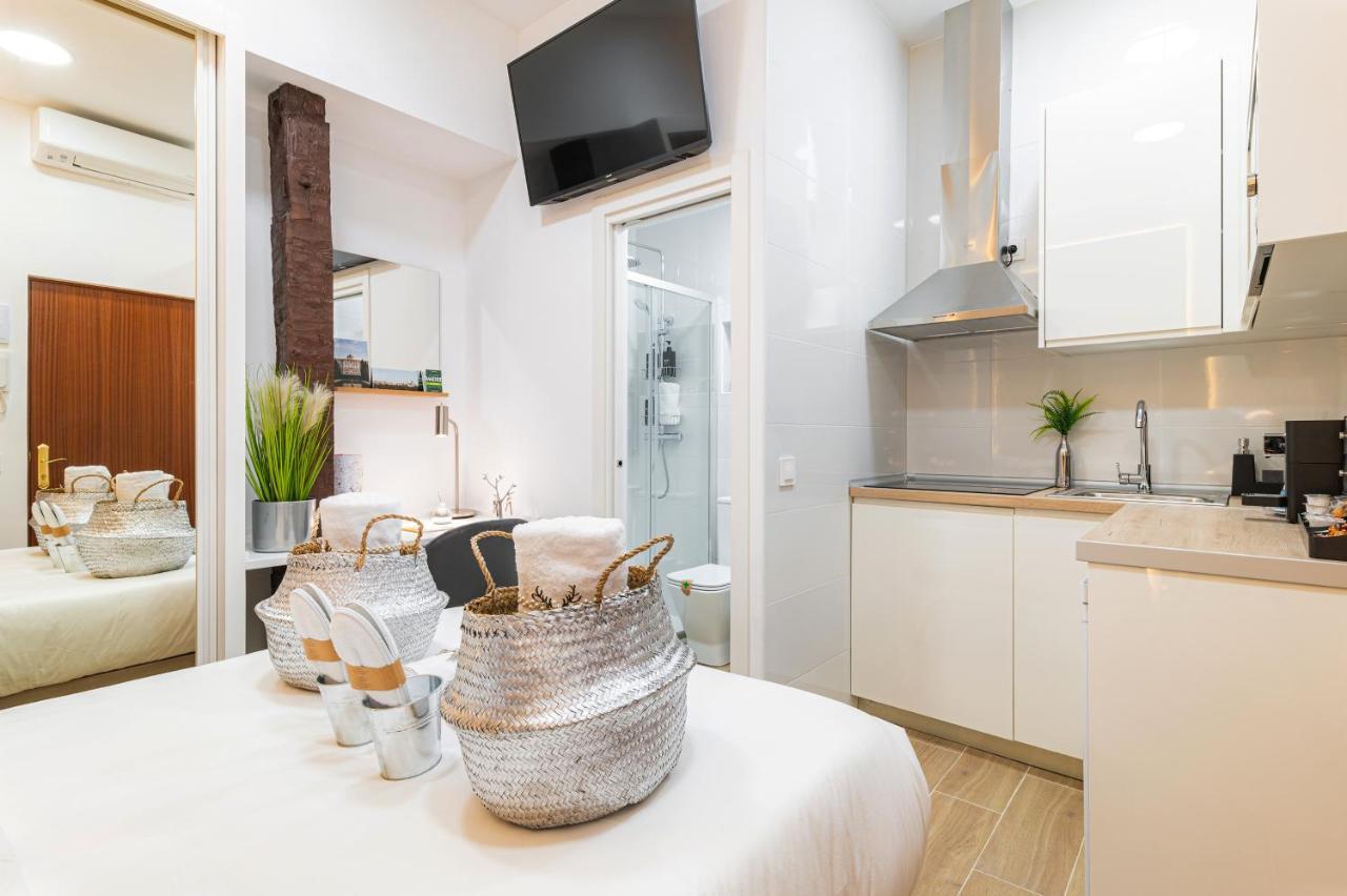Sleep, Shower And Coffee Near Madrid's Gran Via Apartamento Madrid