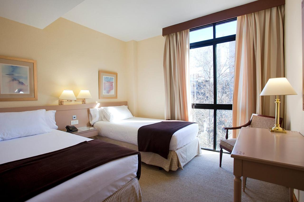 Apartahotel Espahotel Plaza Basílica 3*