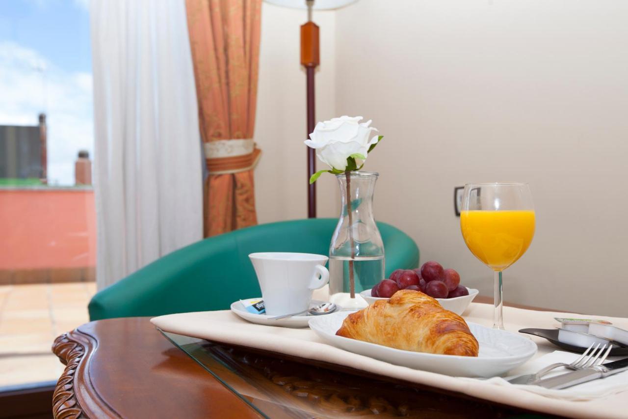 Hotel Agora Juan De Austria 4*