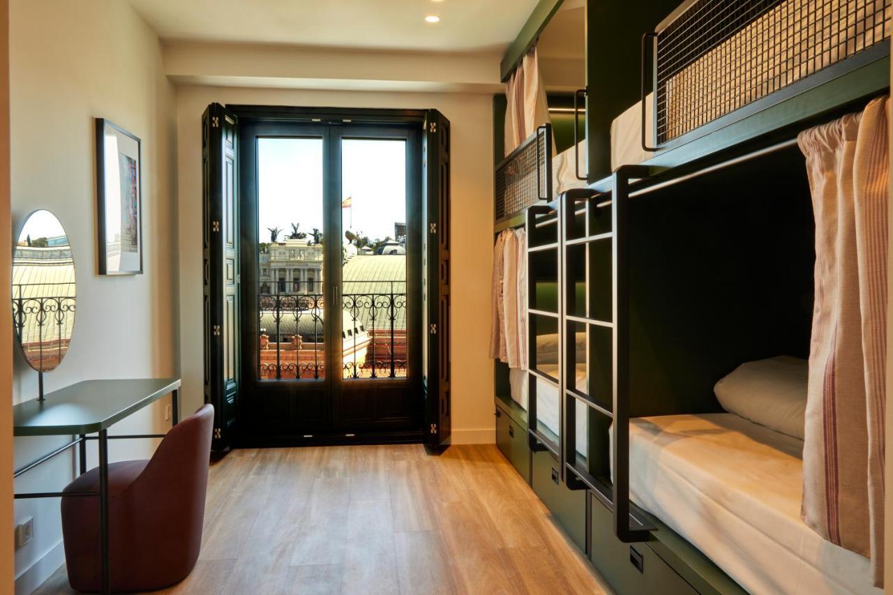 Hostel Latroupe Prado