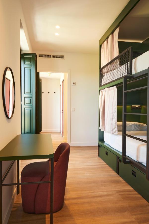 Latroupe Prado Hostel Madrid