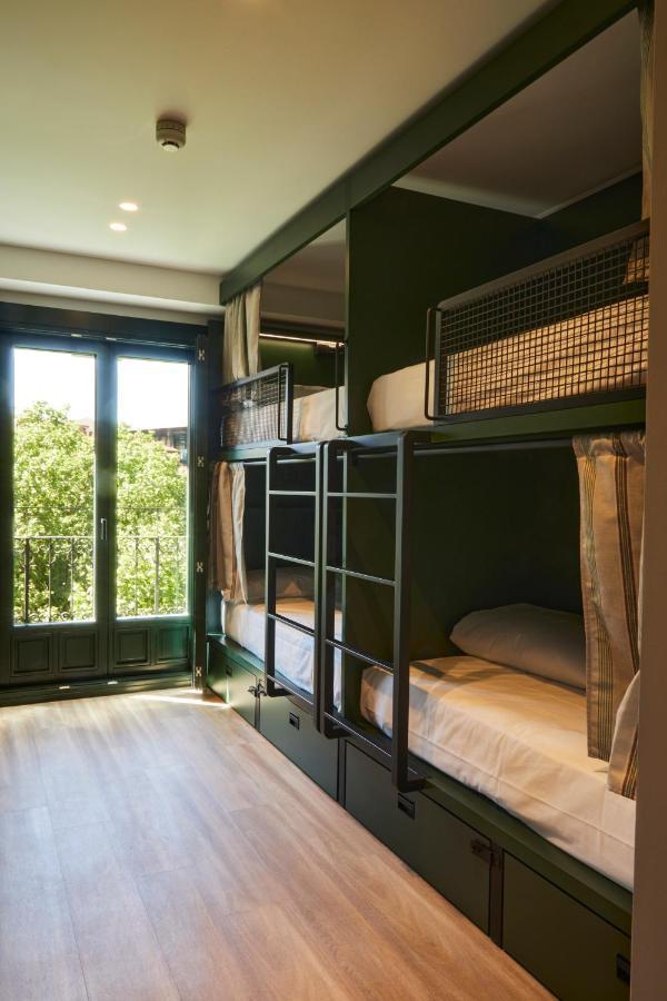 Hostel Latroupe Prado Madrid