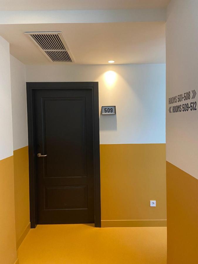 Hostel Latroupe Prado Madrid
