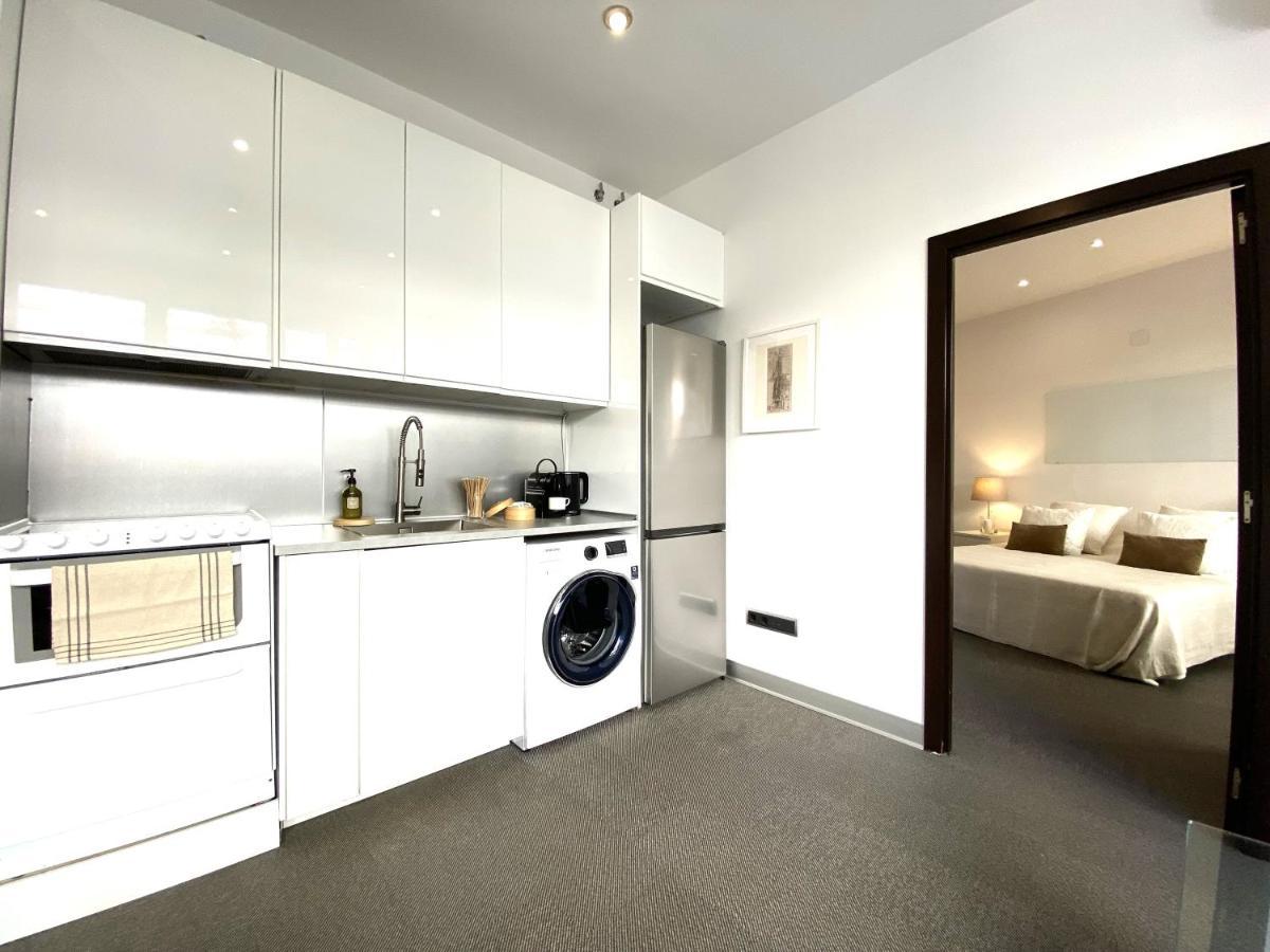Apartamento Impecable, Nuevo, Comodo, Frente Al Metro Colombia